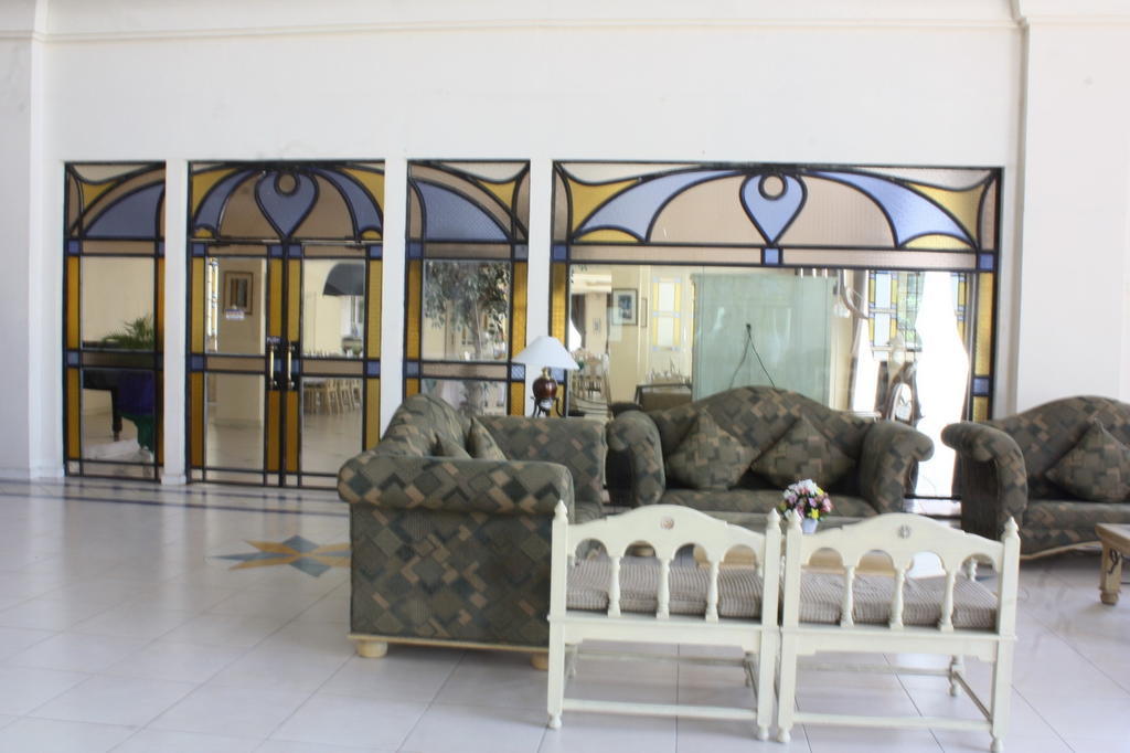 Club Morocco Resort And Country Club Subic Kültér fotó