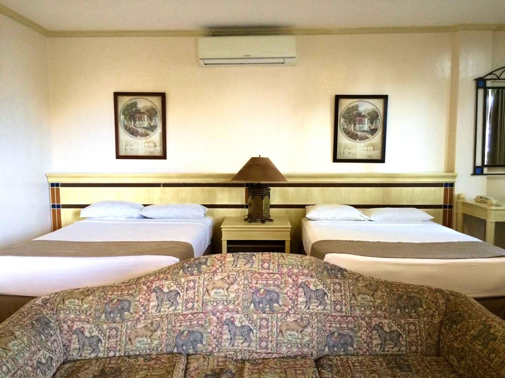 Club Morocco Resort And Country Club Subic Kültér fotó
