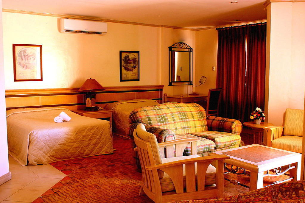 Club Morocco Resort And Country Club Subic Szoba fotó