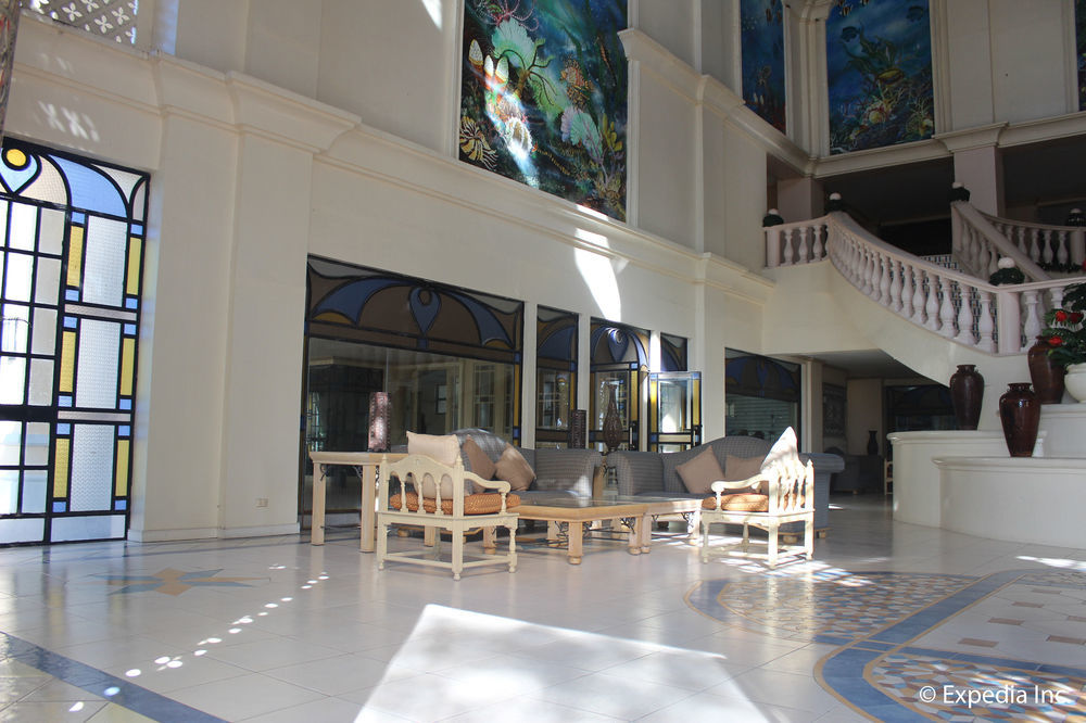 Club Morocco Resort And Country Club Subic Kültér fotó