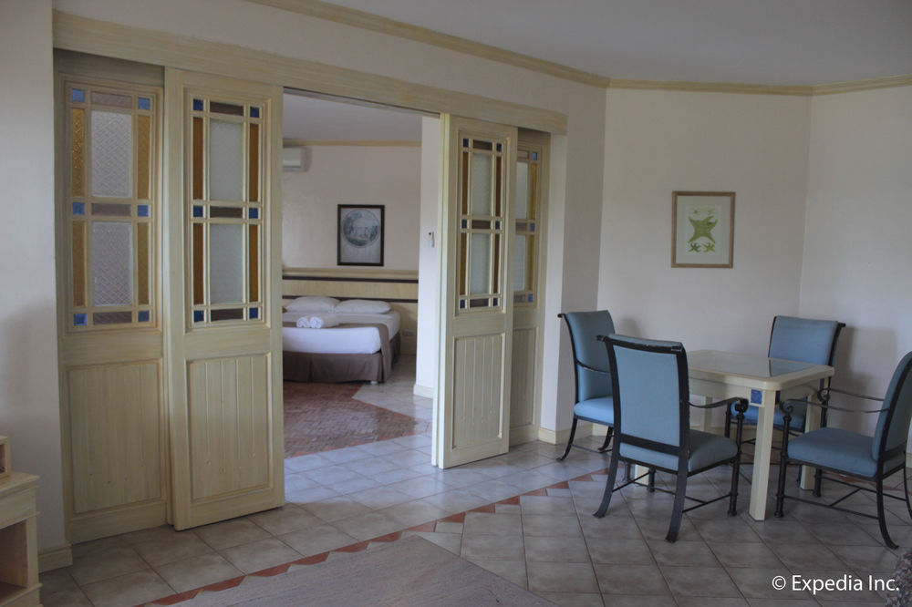 Club Morocco Resort And Country Club Subic Kültér fotó