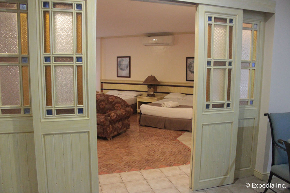Club Morocco Resort And Country Club Subic Kültér fotó