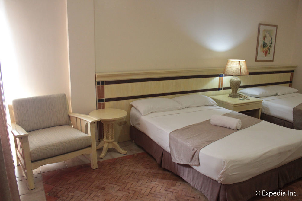 Club Morocco Resort And Country Club Subic Kültér fotó